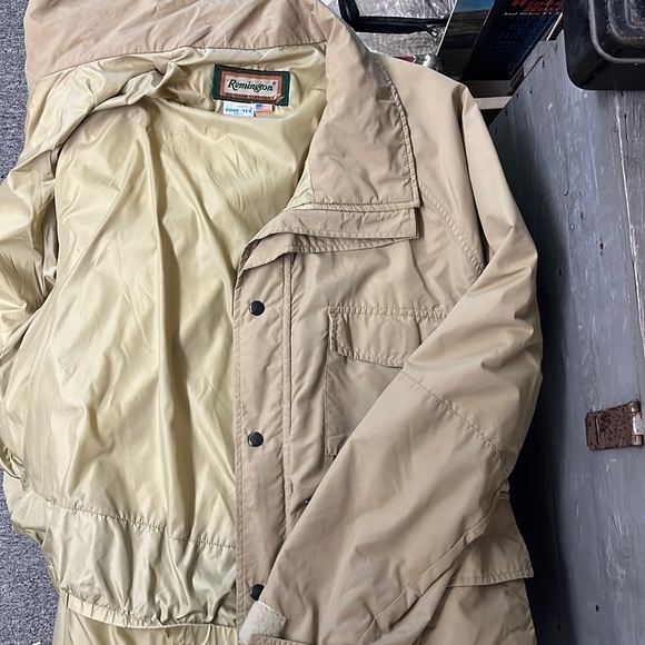 SOLD - REMINGTON Outdoors Jacket - Picture 6 of 7